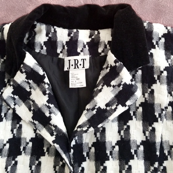 coat - Picture 2 of 3